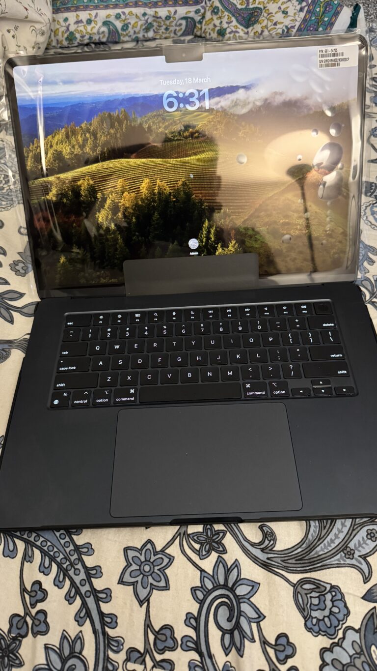 MacBook Air working perfectly after screen repair